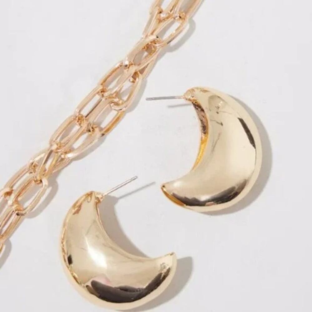 NWT PrettyLittleThing Gold Curved Drop Earrings Chunky Push Back Earrings Gold - Picture 3 of 15